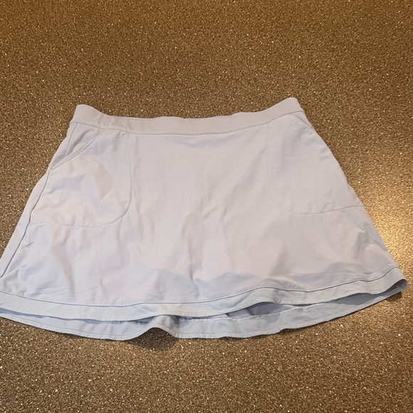 Peter Millar Pants - Women’s Peter Millar Sky Blue Golf Skort - size Large